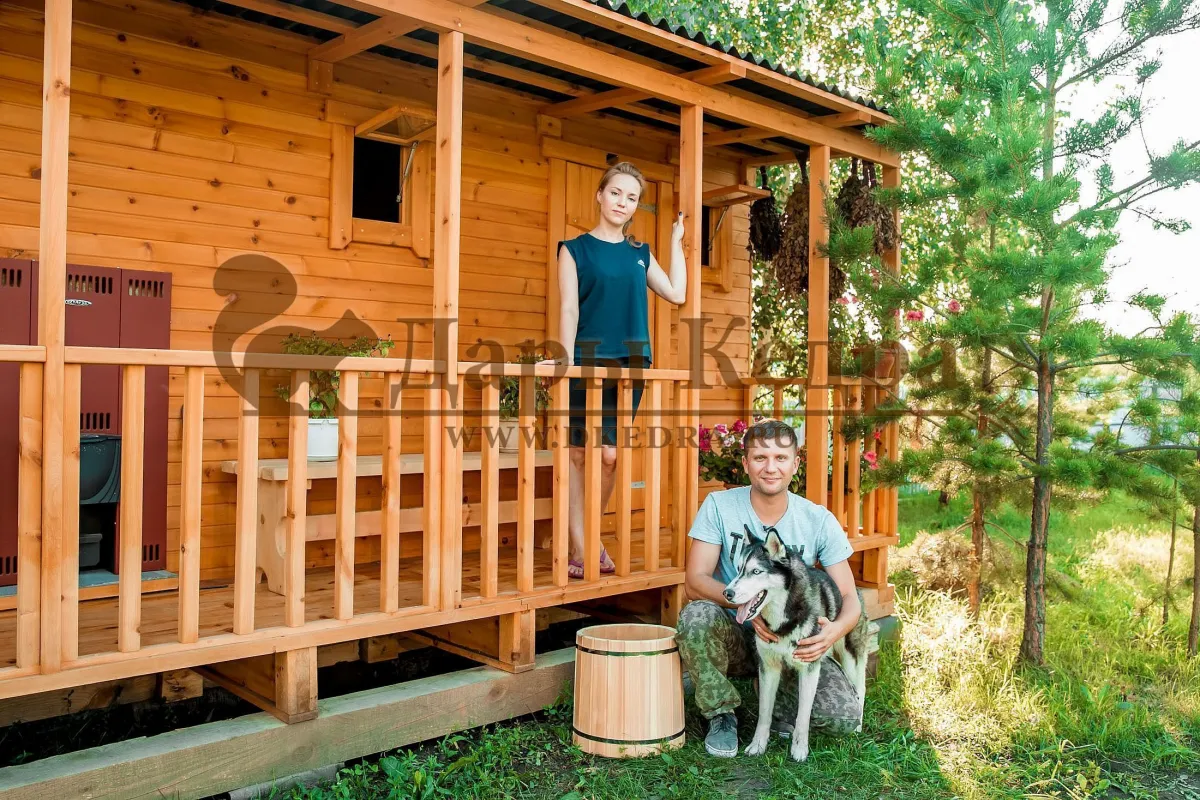 Каркасно-щитовая баня из кедра «Макси» с верандой